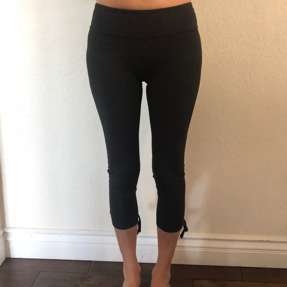 Beyond Yoga grayish/back crop yoga pants new/wtag